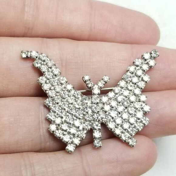 Vintage Rhinestone Butterfly Brooch, Silver Tone, Wings Insect Sparkle, Estate - Picture 1 of 5